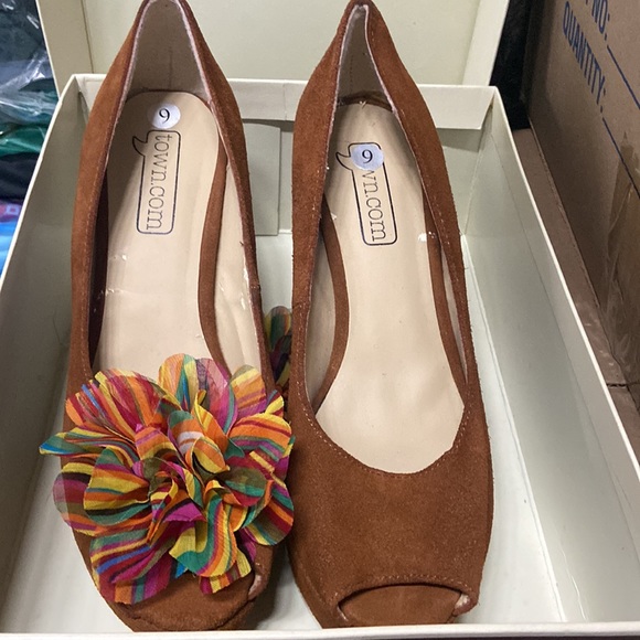 Brown suede heels - Picture 2 of 4